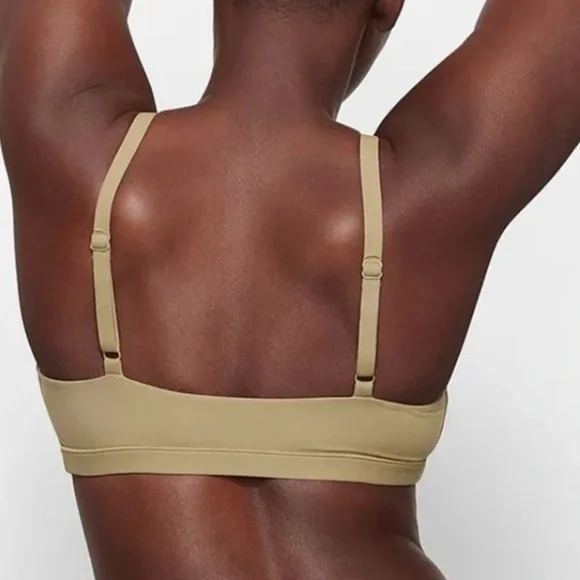 Skims‎ FITS EVERYBODY SCOOP BRALETTE in Khaki - Picture 2 of 2